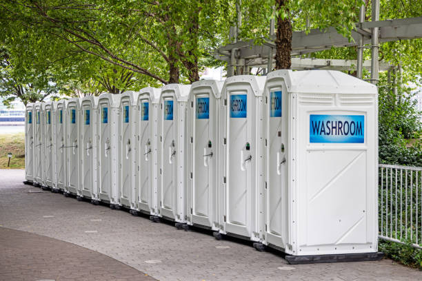 Best Portable restroom trailer rental  in Elk River, MN